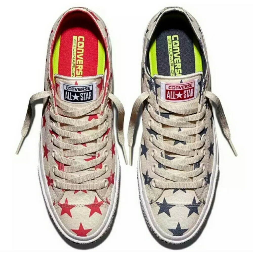 Reflective Star Print Converse